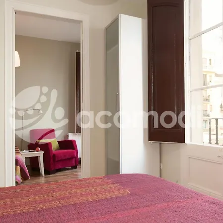 El Born, Right Next To The Traditonal Market Of Santa Caterina バルセロナ